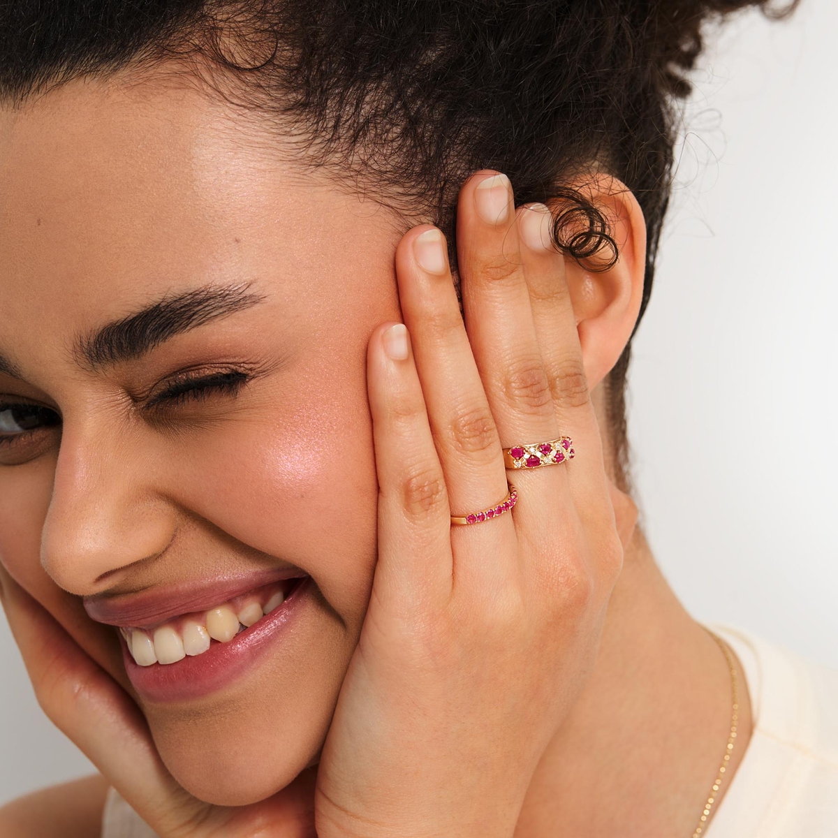 Pierścionek złoty z rubinami TRIO