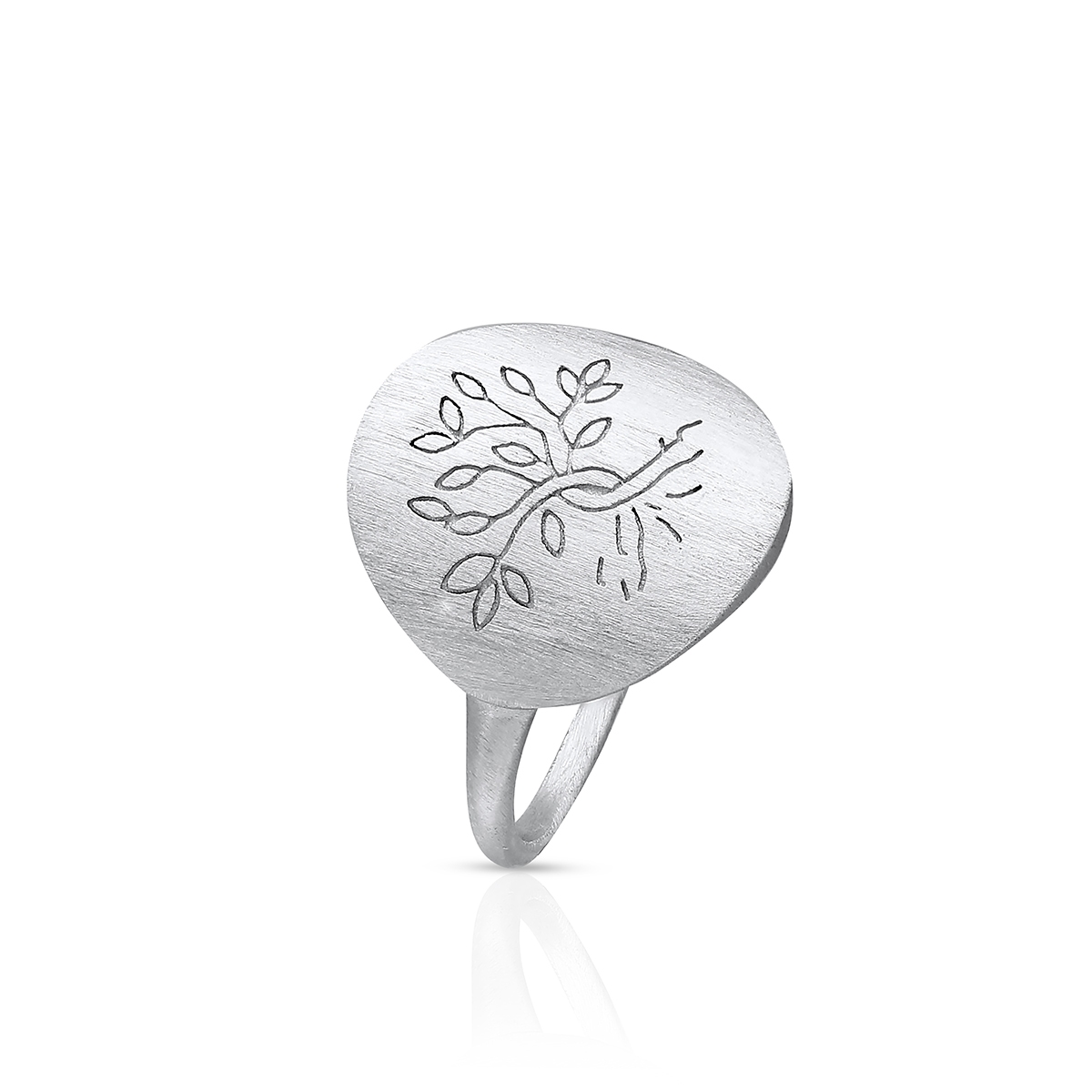Pierścionek srebrny z motywem drzewa