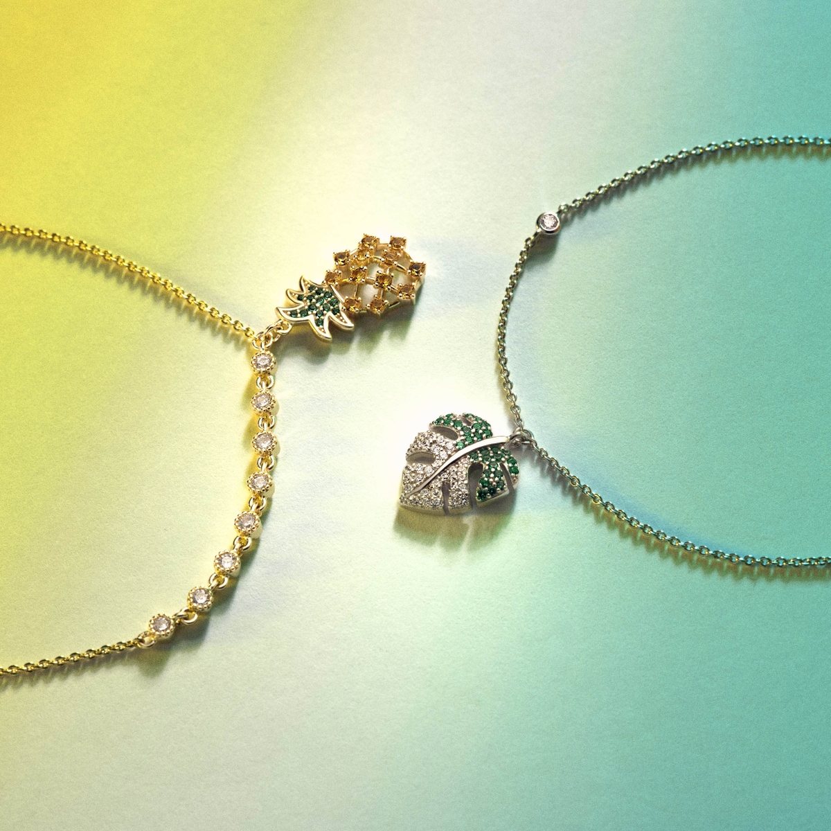 Bransoleta srebrna z motywem monstery