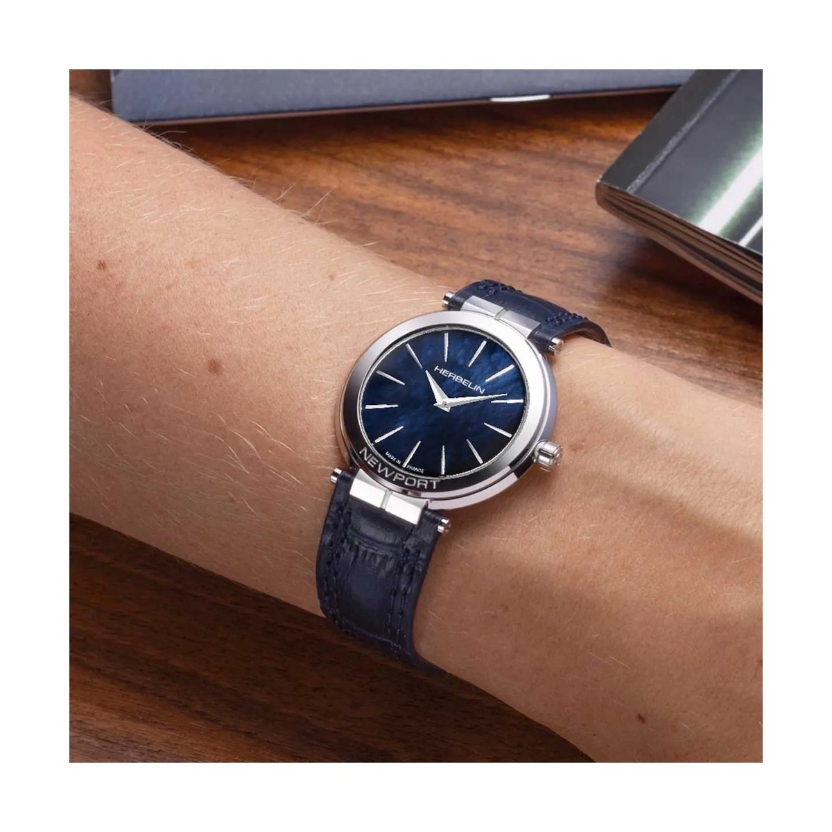 ZEGAREK HERBELIN NEWPORT SLIM