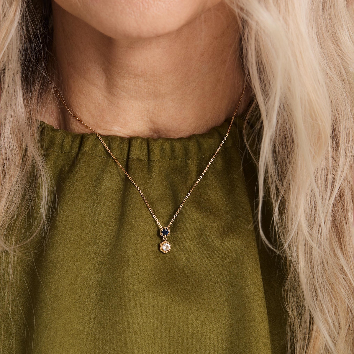 Wisiorek złoty Kwiaty Nocy Borówka