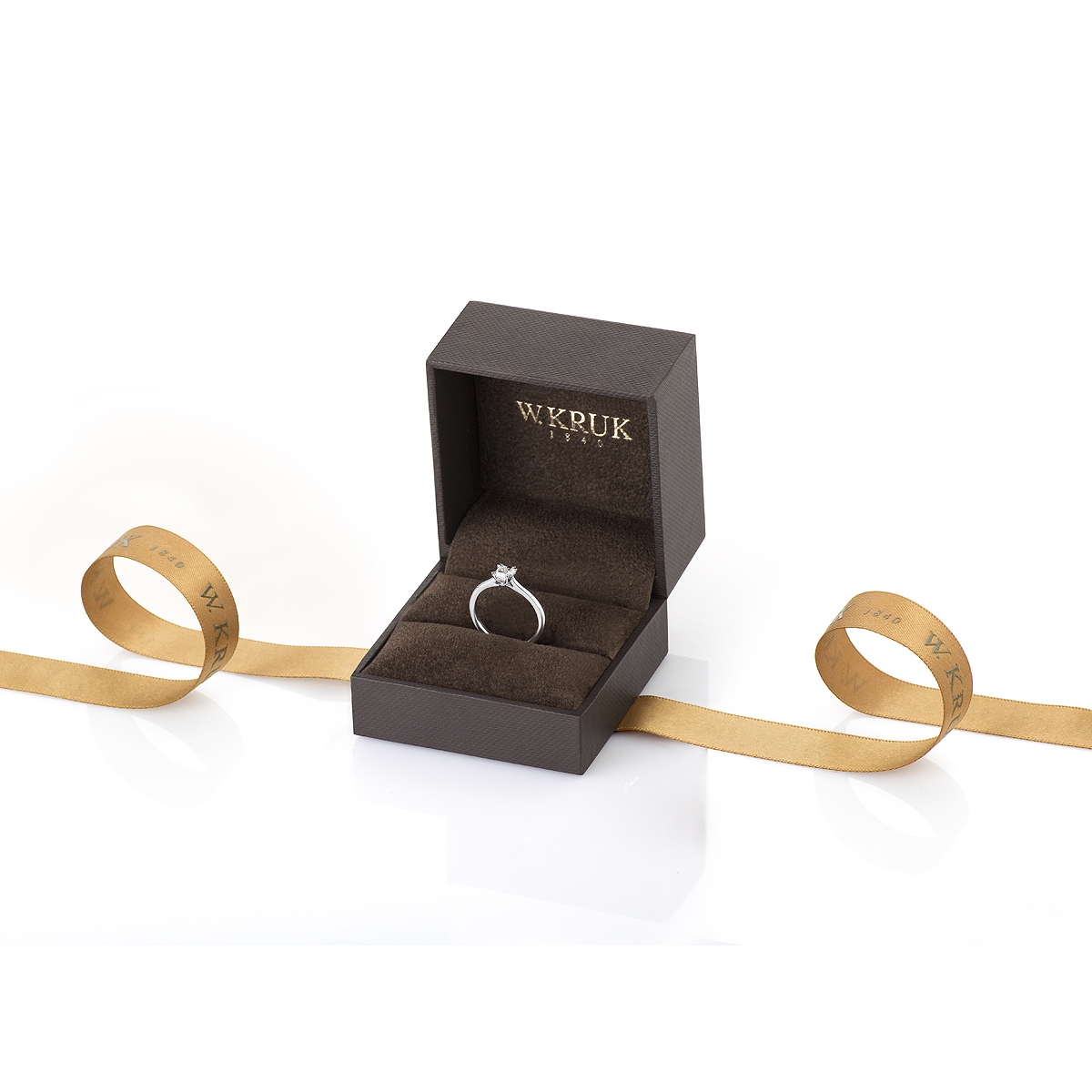 Pierścionek zaręczynowy złoty Królewski