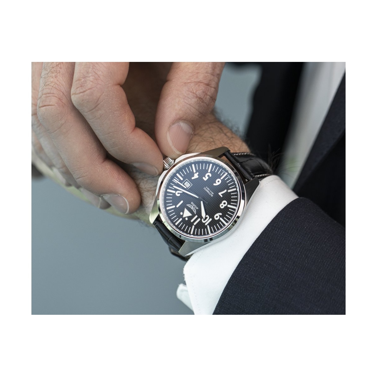 ZEGAREK AVIATOR AIRACOBRA 43 AUTOMATIC