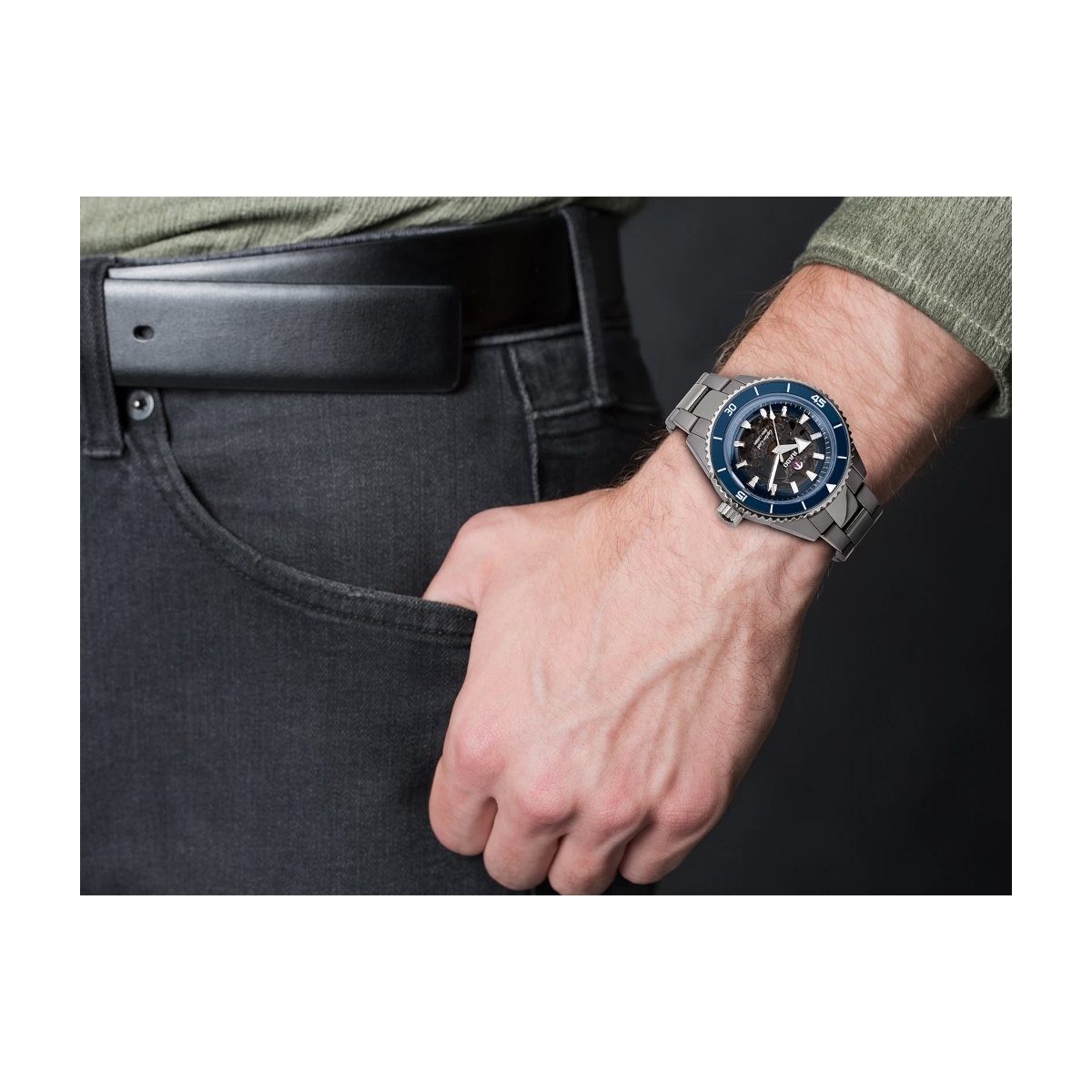 ZEGAREK RADO CAPTAIN COOK HIGH-TECH CERAMIC