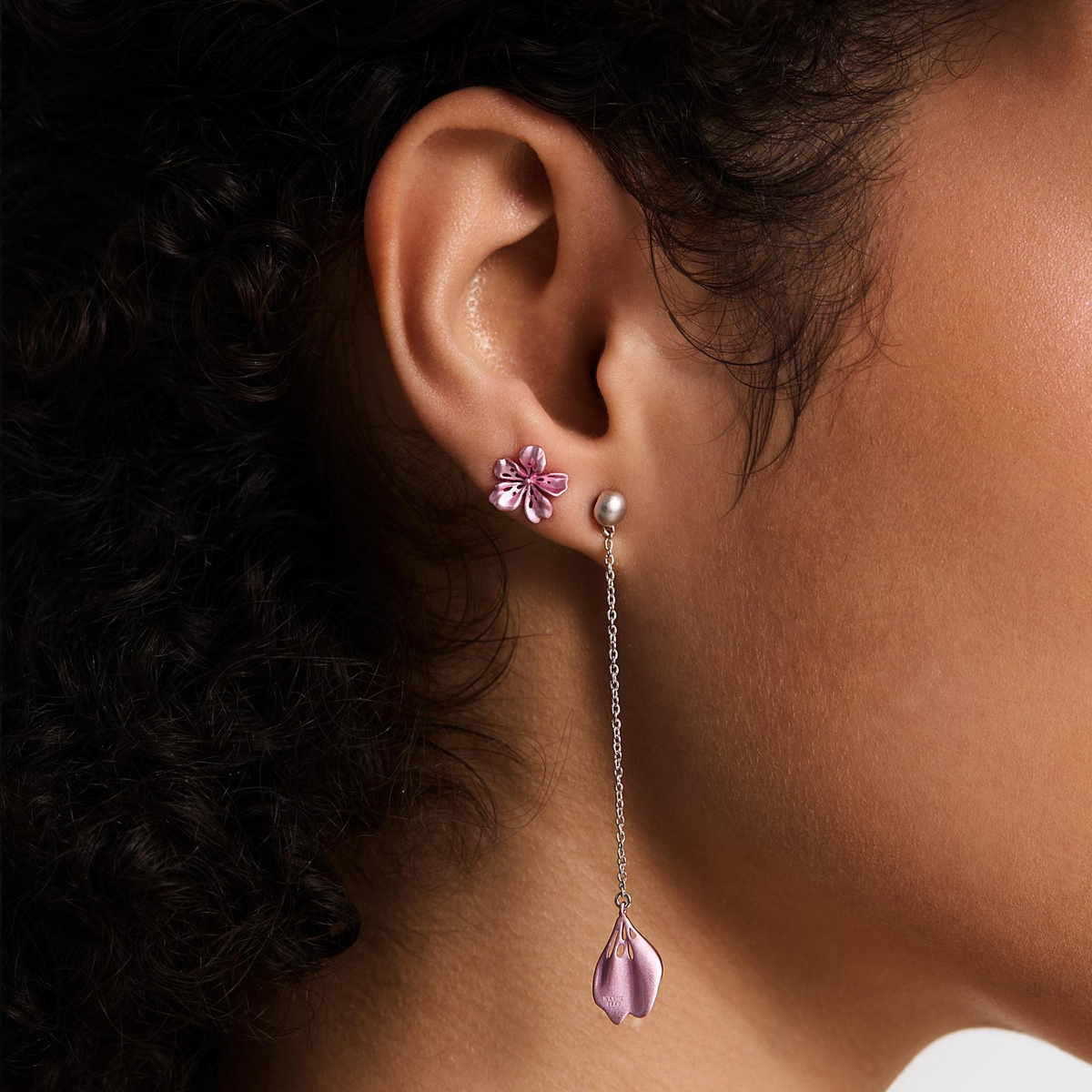 Monokolczyk srebrny Kwiaty Nocy Wiśnia