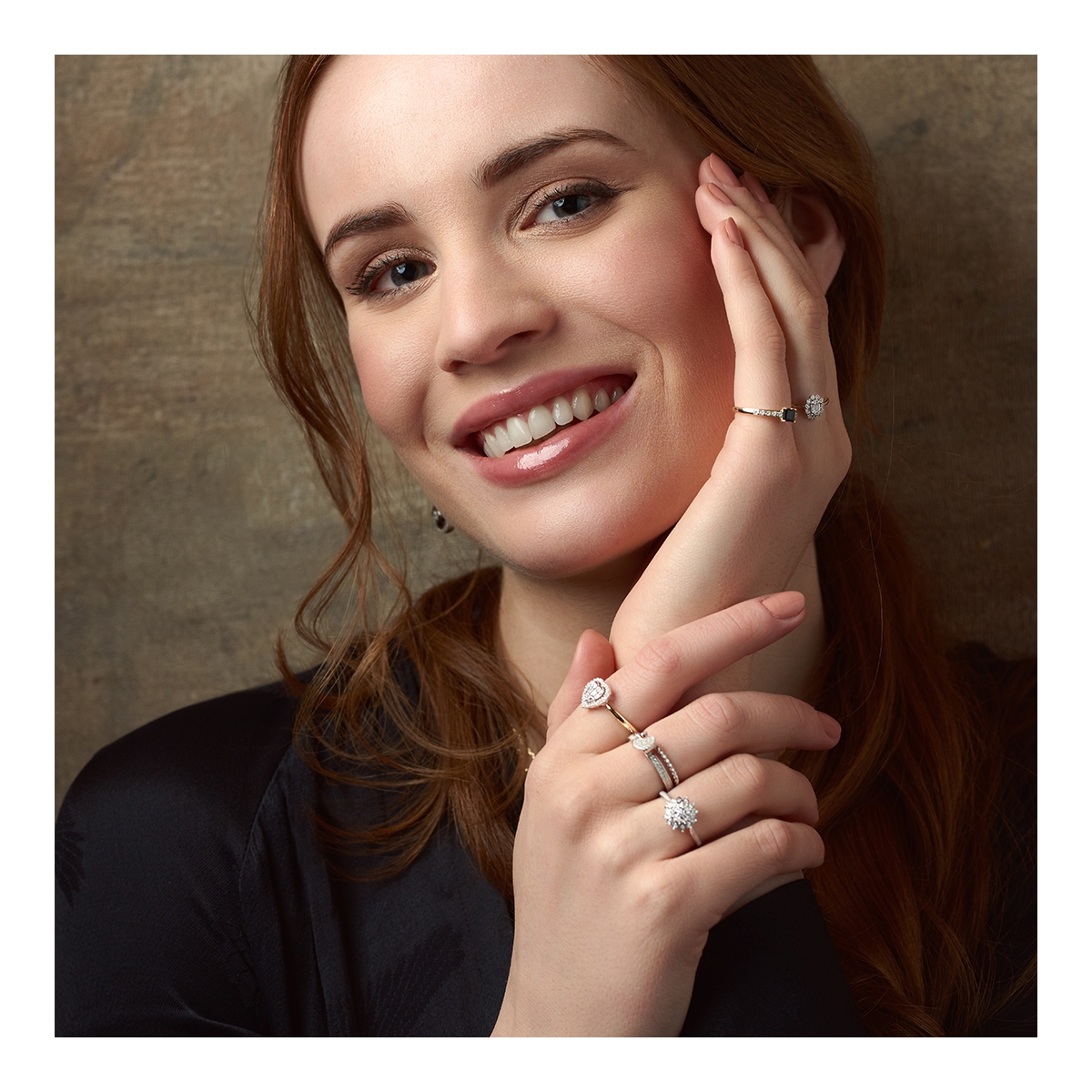 Pierścionek złoty bicolor z szafirem i diamentami