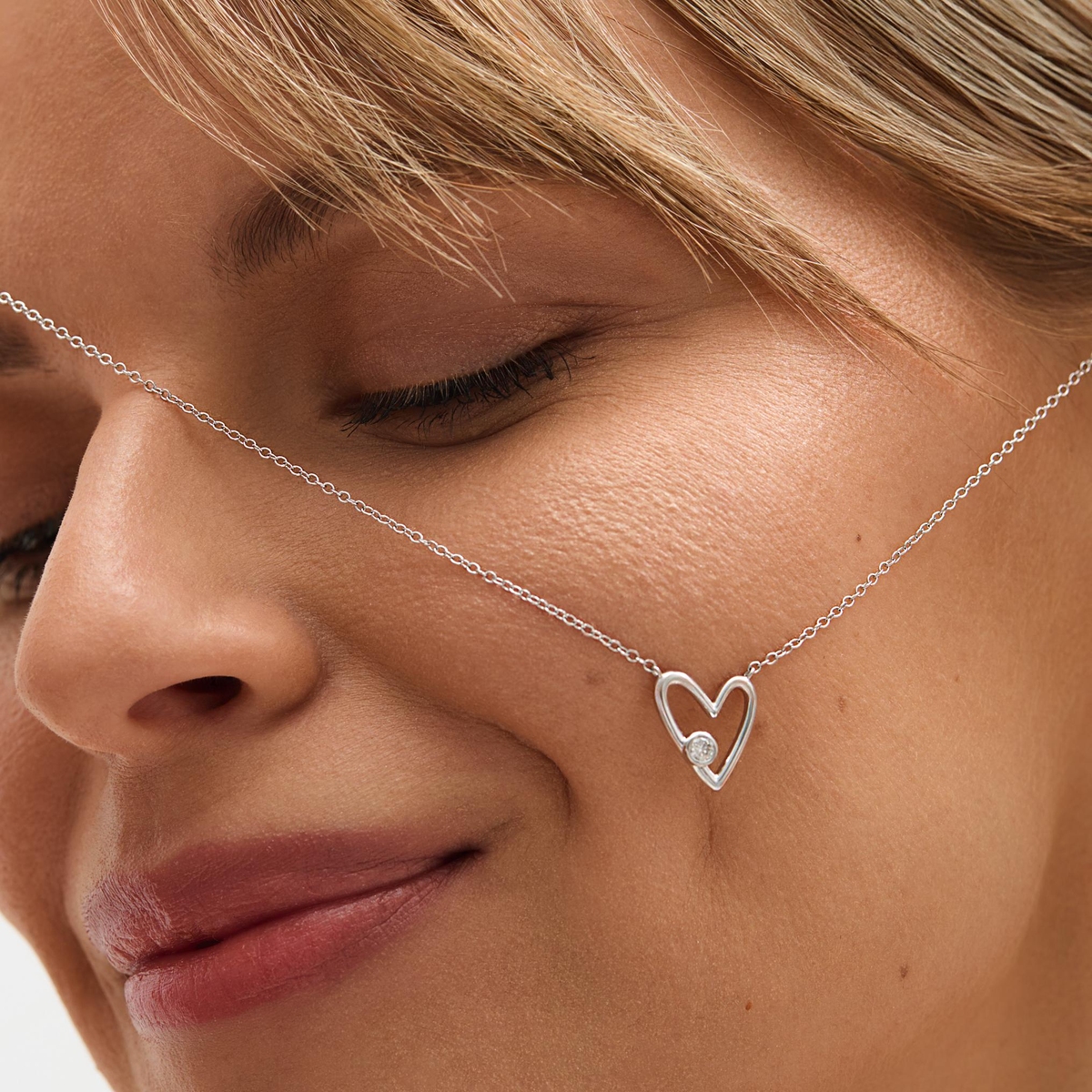 Naszyjnik srebrny z diamentem laboratoryjnym Czułość