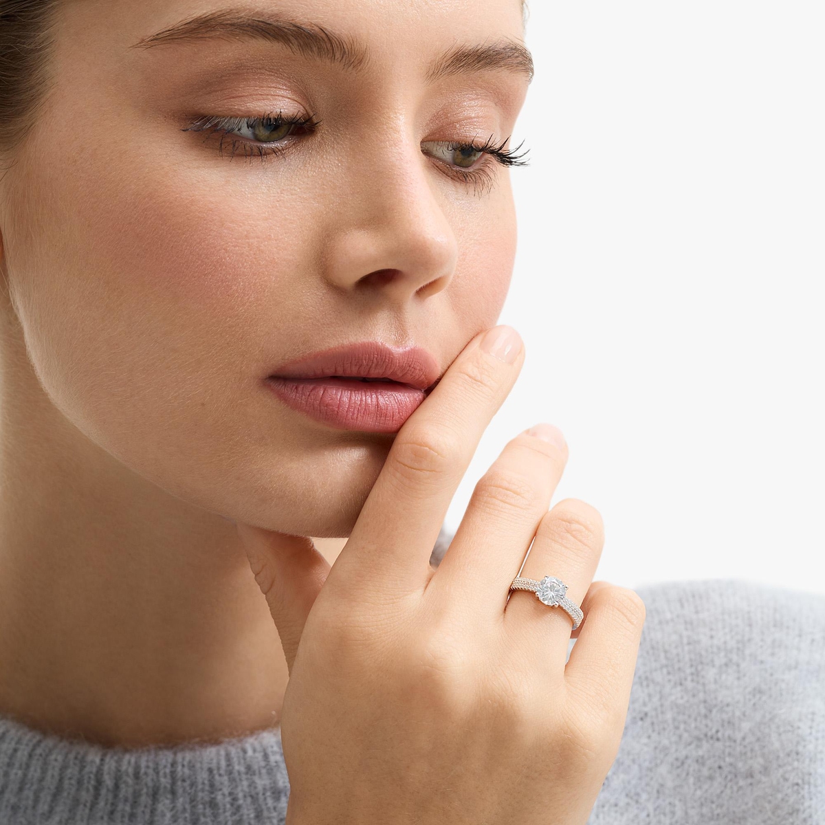 Pierścionek srebrny z cyrkoniami