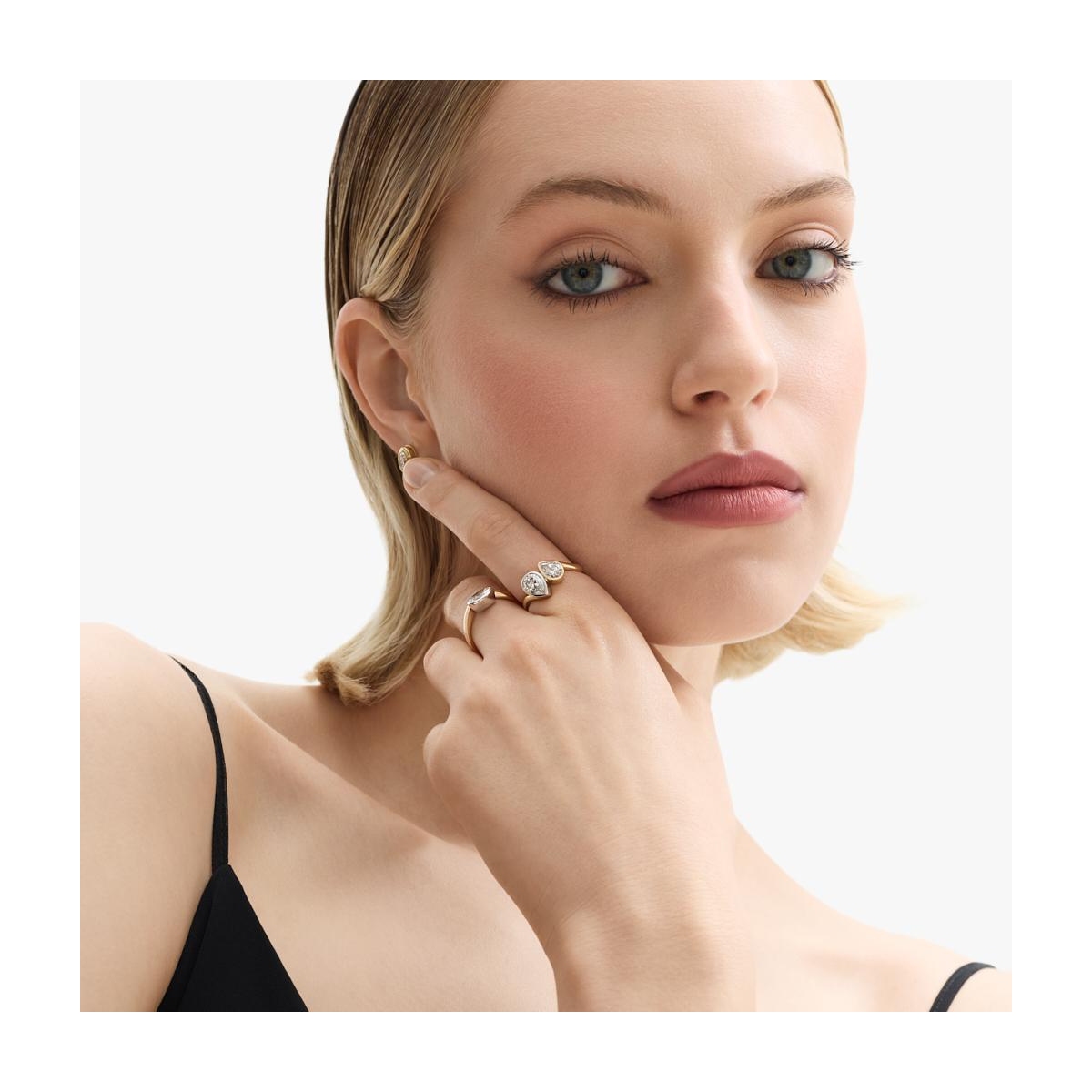 Pierścionek złoty z diamentami Nuova