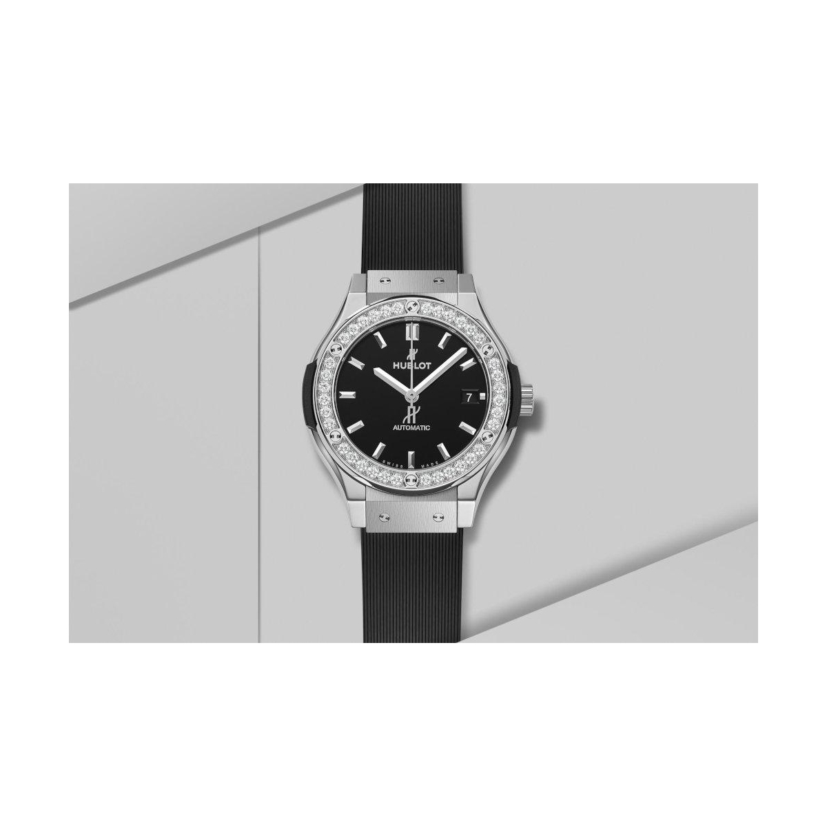 ZEGAREK HUBLOT CLASSIC FUSION TITANIUM DIAMONDS