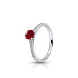 Pierścionek białe złoto z brylantami i rubinem