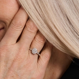 Pierścionek złoty z diamentami