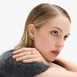 Pierścionek złoty z czarnymi szafirami