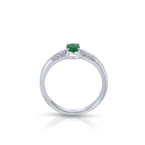 Pierścionek białe złoto z brylantami i szmaragdem