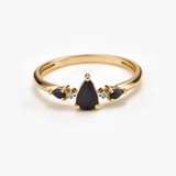 Pierścionek złoty z czarnymi szafirami
