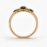 Pierścionek złoty z czarnymi szafirami