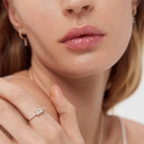 Pierścionek złoty z cyrkoniami Ceremonials