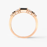 Pierścionek różowe złoto z czarnymi szafirami i topazami