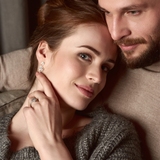 Pierścionek złoty bicolor z brylantem i diamentami serce