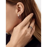 Pierścionek srebrny z czarną ceramiką