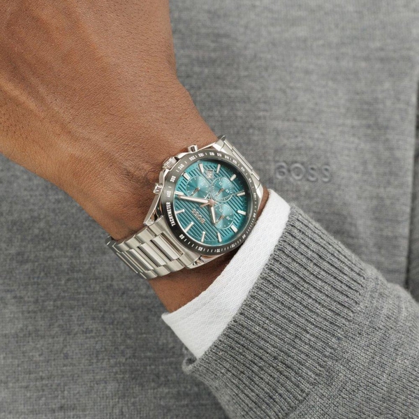 ZEGAREK BOSS STRIKE