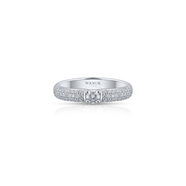Pierścionek białe złoto z diamentami