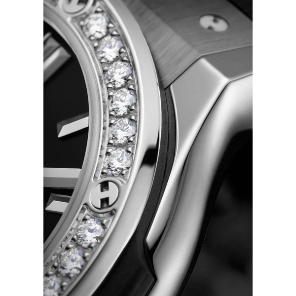 ZEGAREK HUBLOT CLASSIC FUSION TITANIUM DIAMONDS