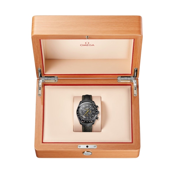 ZEGAREK OMEGA SPEEDMASTER DARK SIDE OF THE MOON APOLLO 8
