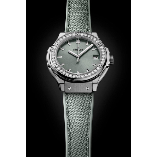 ZEGAREK HUBLOT CLASSIC FUSION TITANIUM SAGE GREEN DIAMONDS