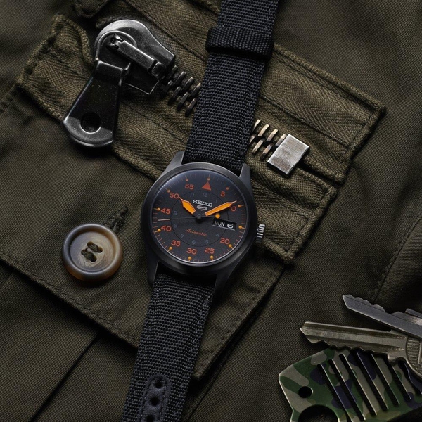 ZEGAREK SEIKO 5 SPORTS FIELD AUTOMATIC
