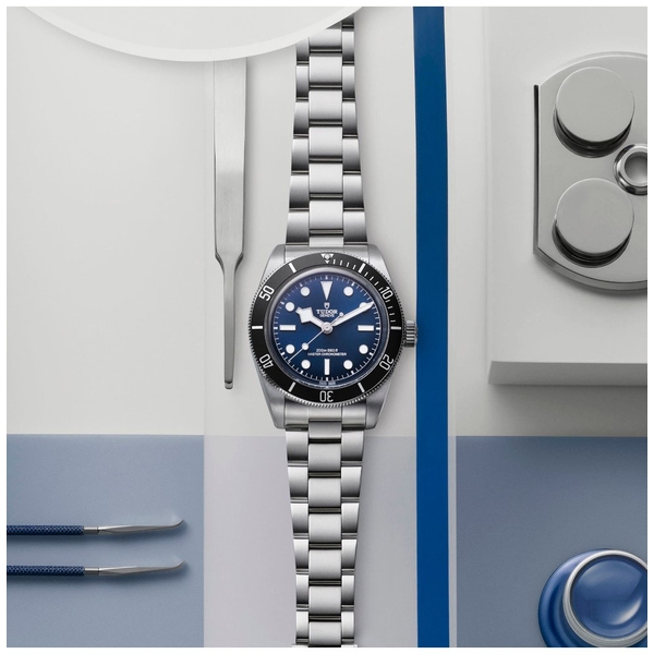 TUDOR BLACK BAY 68