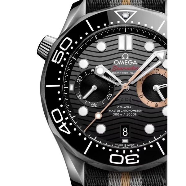 ZEGAREK OMEGA SEAMASTER DIVER 300M 007 FIRST LIGHT