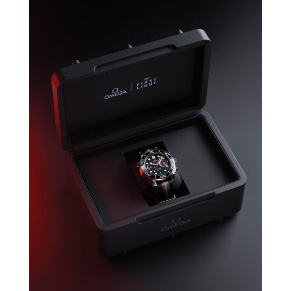 ZEGAREK OMEGA SEAMASTER DIVER 300M 007 FIRST LIGHT