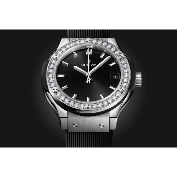 ZEGAREK HUBLOT CLASSIC FUSION TITANIUM DIAMONDS