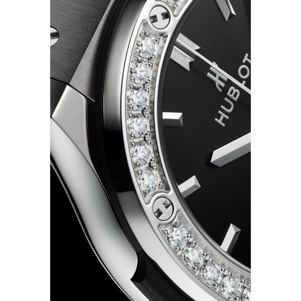 ZEGAREK HUBLOT CLASSIC FUSION TITANIUM DIAMONDS