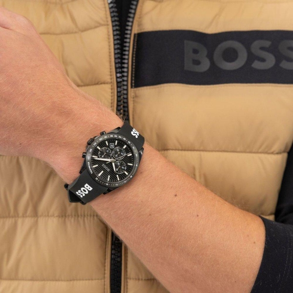 ZEGAREK BOSS STRIKE