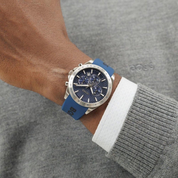 ZEGAREK BOSS STRIKE