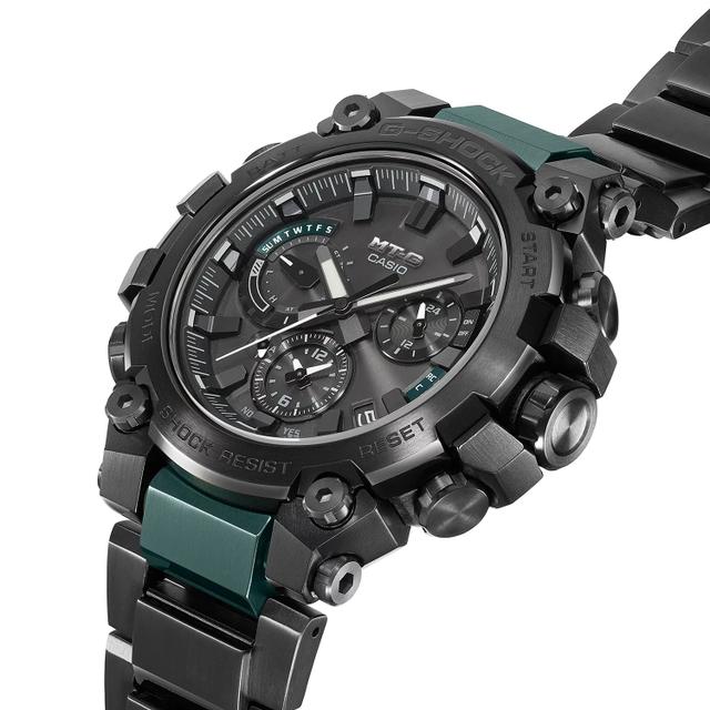ZEGAREK G-SHOCK EXCLUSIVE Metal Twisted G-Dual Core Guard
