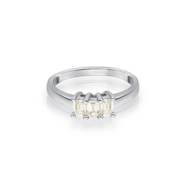 Pierścionek białe złoto z diamentami