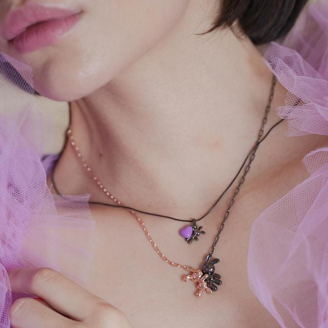 Wisiorek króliczek z fioletowym sercem Chasing Love