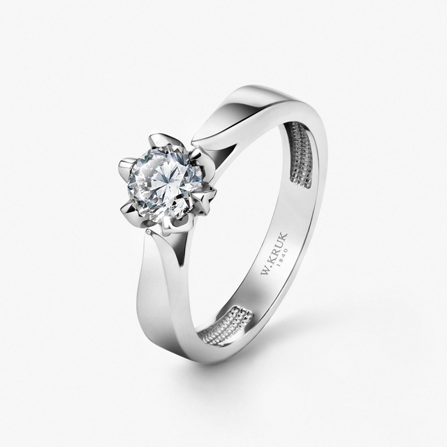 Pierścionek zaręczynowy złoty Romantyczny