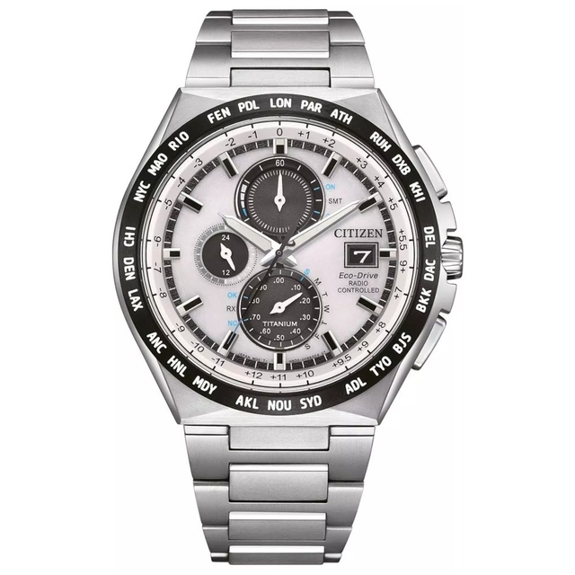 ZEGAREK CITIZEN RADIO CONTROLLED SUPER TITANIUM CHRONOGRAPH