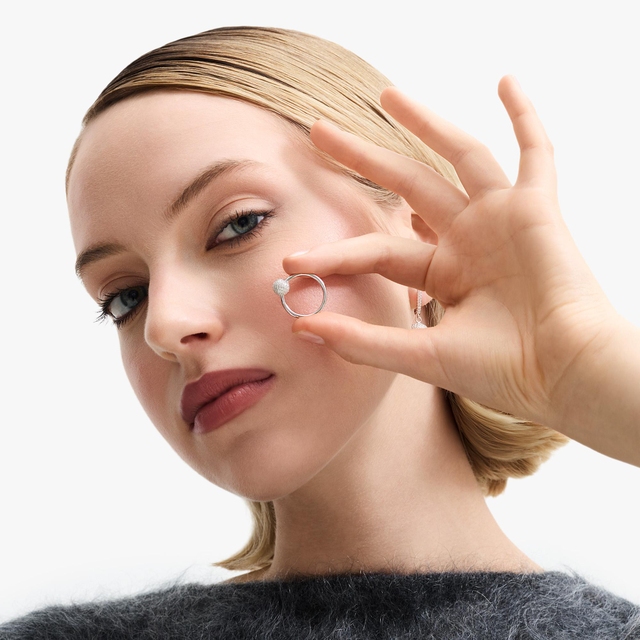 Pierścionek srebrny z cyrkoniami