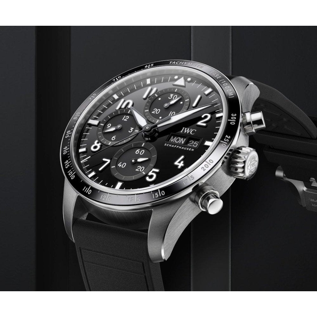 ZEGAREK IWC SCHAFFHAUSEN PILOT'S PERFORMANCE CHRONOGRAPH 41 AMG