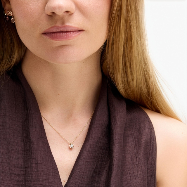 Naszyjnik złoty z diamentem