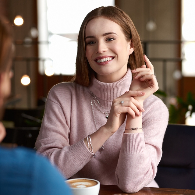 Naszyjnik srebrny pancerka z motywem obręczy
