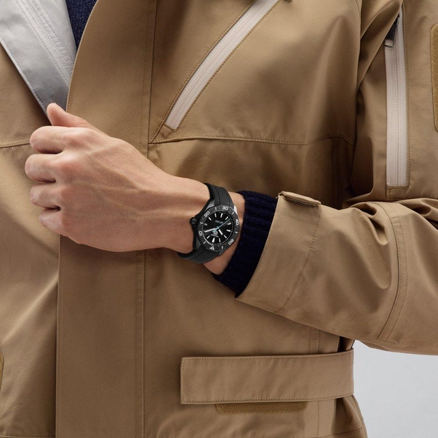 ZEGAREK TAG HEUER AQUARACER PROFESSIONAL 200 SOLARGRAPH