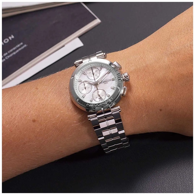 ZEGAREK HERBELIN NEWPORT CHRONOGRAPH