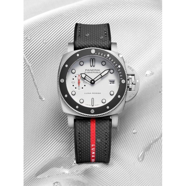 ZEGAREK PANERAI SUBMERSIBLE LUNA ROSSA