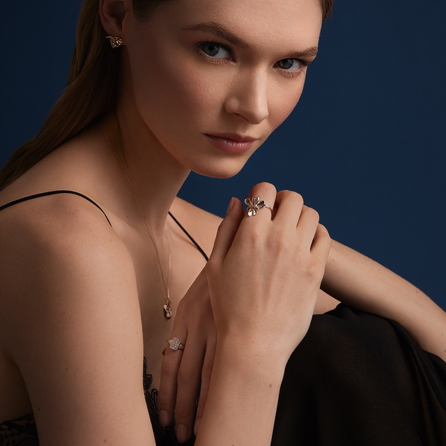 Pierścionek złoty z diamentami